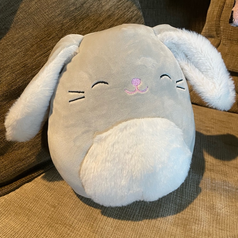 Squishmallows Blake the Bunny - Fuzzy Belly